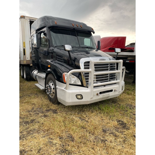 TRACTOCAMION FREIGHTLINER CASCADIA 2017 - Image 3